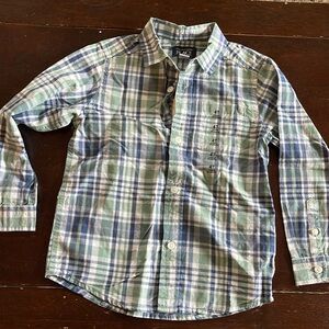 Brand new with tags. The childrens place size 4T button down shirt.